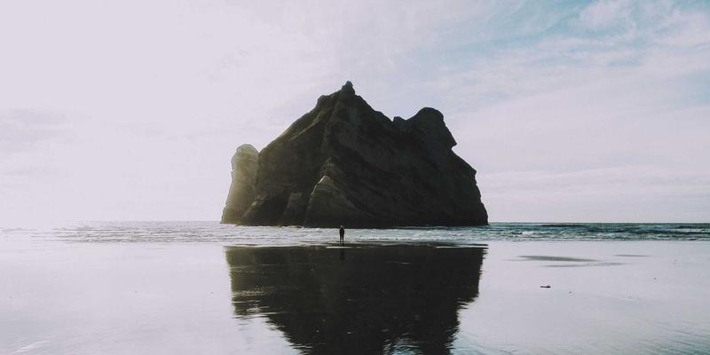 量子密钥分发（QKD）：构建下一代高安全通信网络的颠覆性网络技术